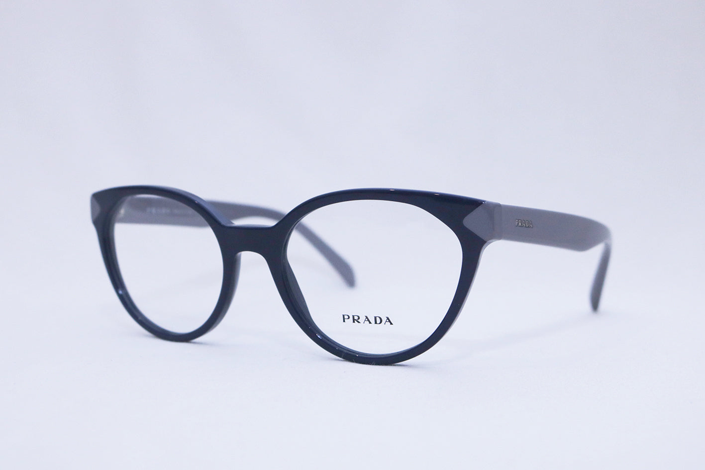 Prada PR 01TV